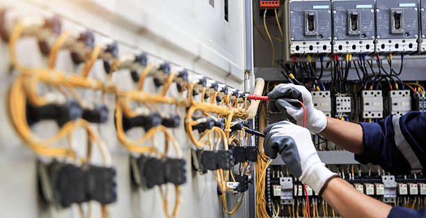 Professional Electrician technician working in Manhattan, NY